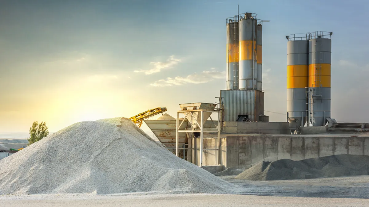 Sand destined to the manufacture of cement in a quarry.